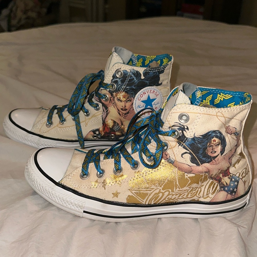 Wonder Woman Converse sz 9